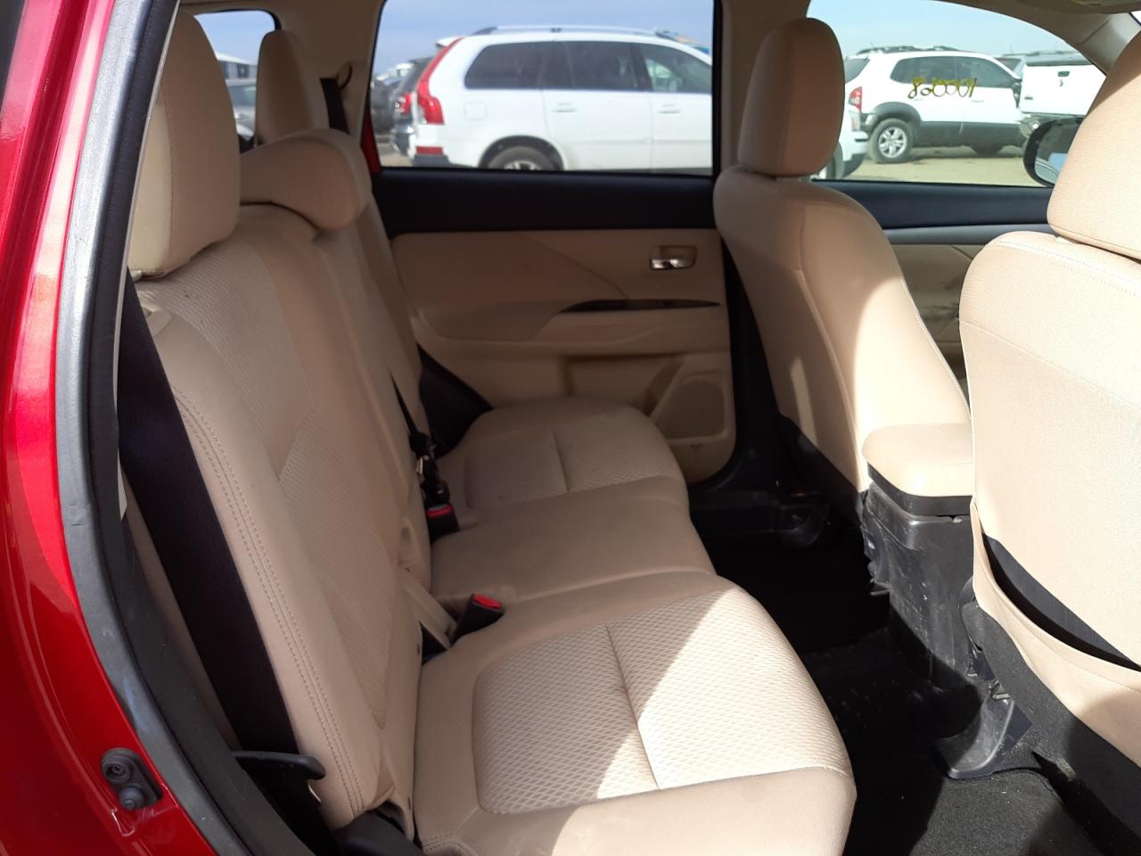 Photo 6 from auction – 2016 MITSUBISHI OUTLANDER with VIN JA4AD3A31GZ009941