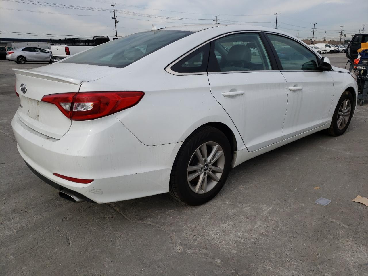 Photo 4 from auction – 2017 HYUNDAI SONATA SE with VIN 5NPE24AF1HH484575