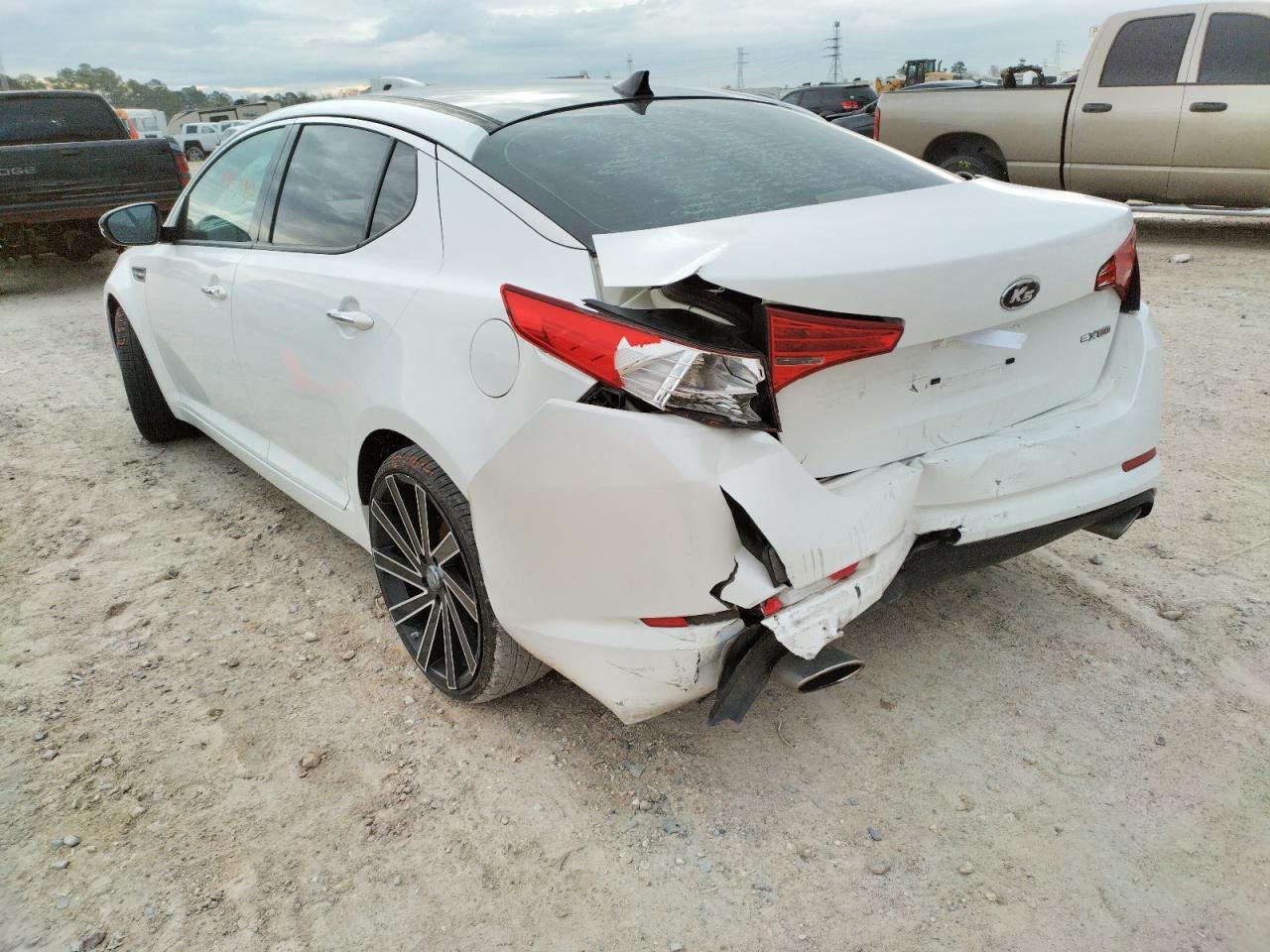 Photo 3 from auction – 2011 KIA OPTIMA EX with VIN KNAGN4A70B5057918