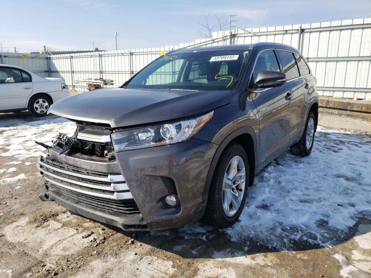 Photo 2 from auction – 2017 TOYOTA HIGHLANDER with VIN 5TDDGRFH6HS023600