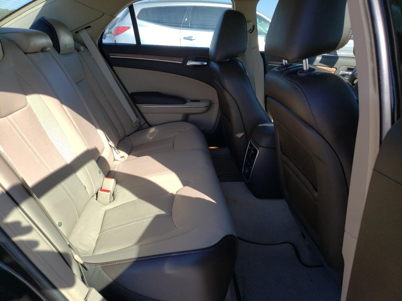 Photo 6 from auction – 2012 CHRYSLER 300 LIMITE with VIN 2C3CCACG3CH274168