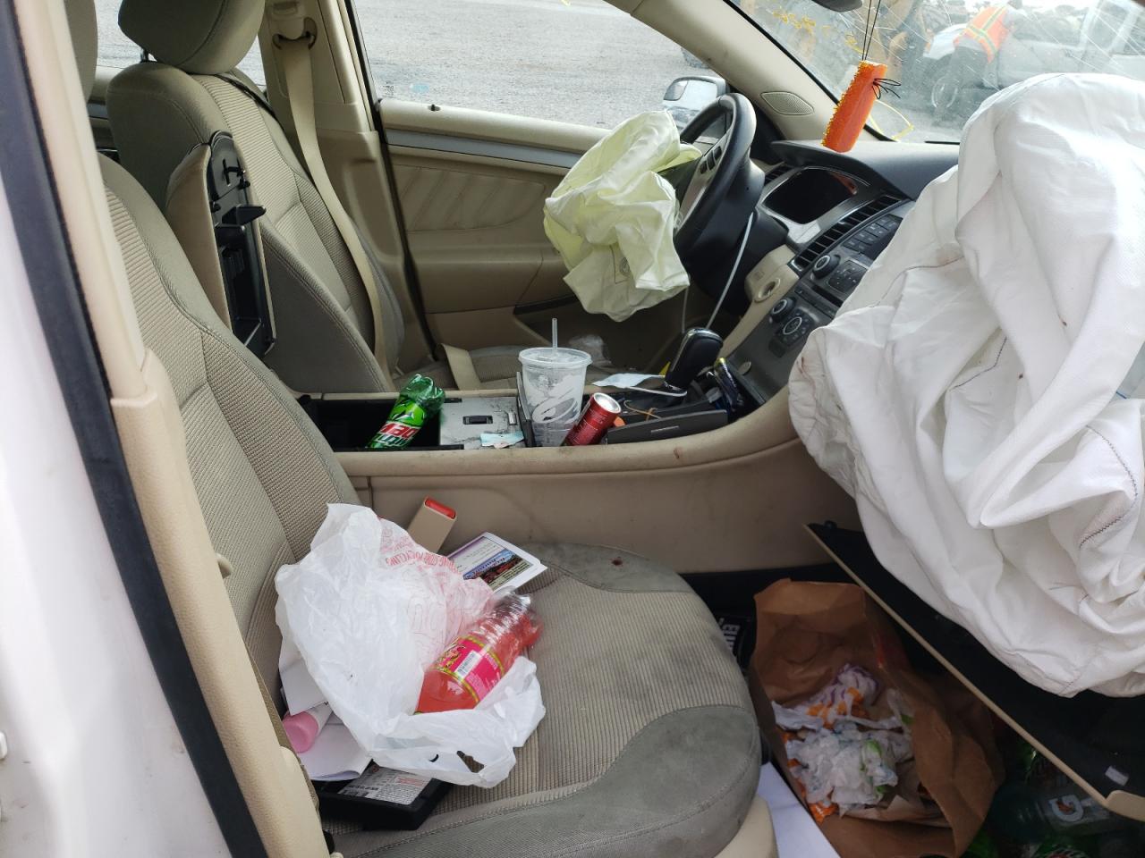Photo 5 from auction – 2016 FORD TAURUS SEL with VIN 1FAHP2E85GG131375