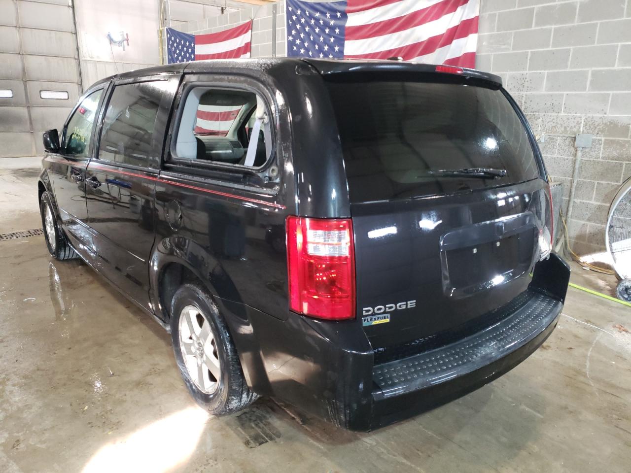 Photo 3 from auction – 2009 DODGE GRAND CARA with VIN 2D8HN44E29R586707