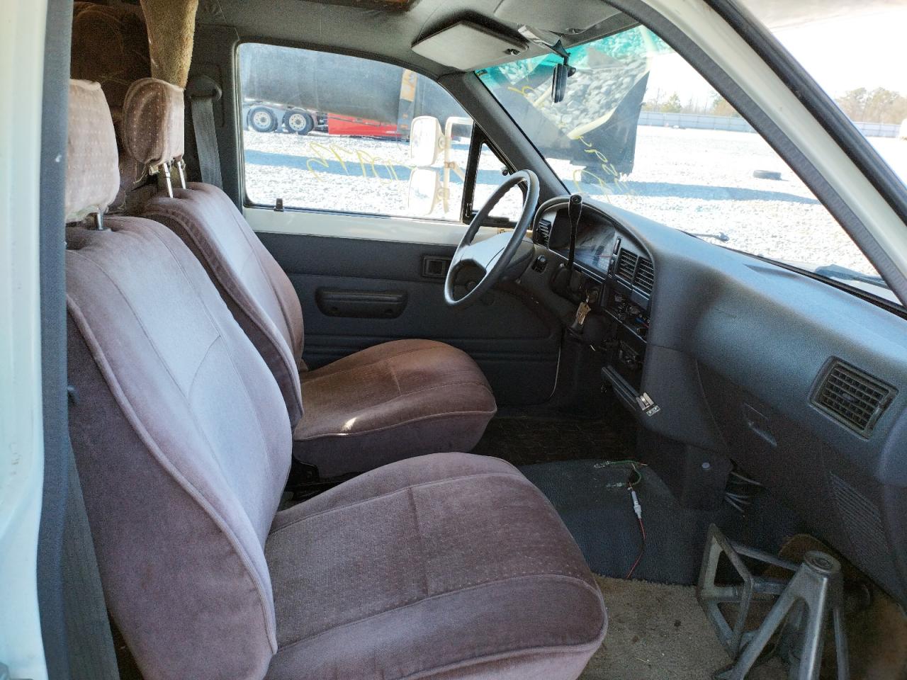 Photo 5 from auction – 1990 OTHR WINNEBAGO with VIN JT5VN94T6L0019569