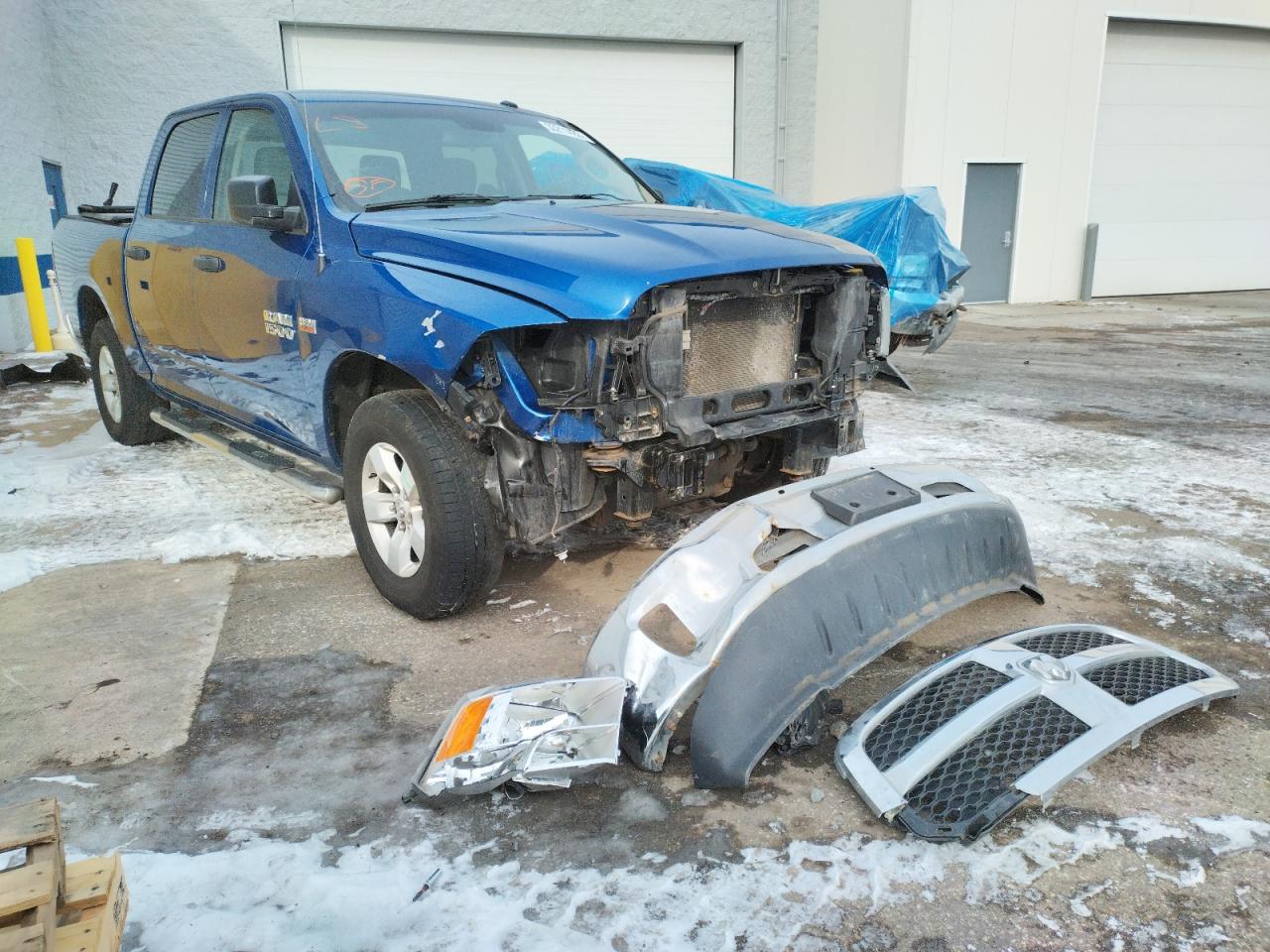 RAM 1500 ST 2015 with VIN 3C6RR7KT0FG532552 - Photo from auction