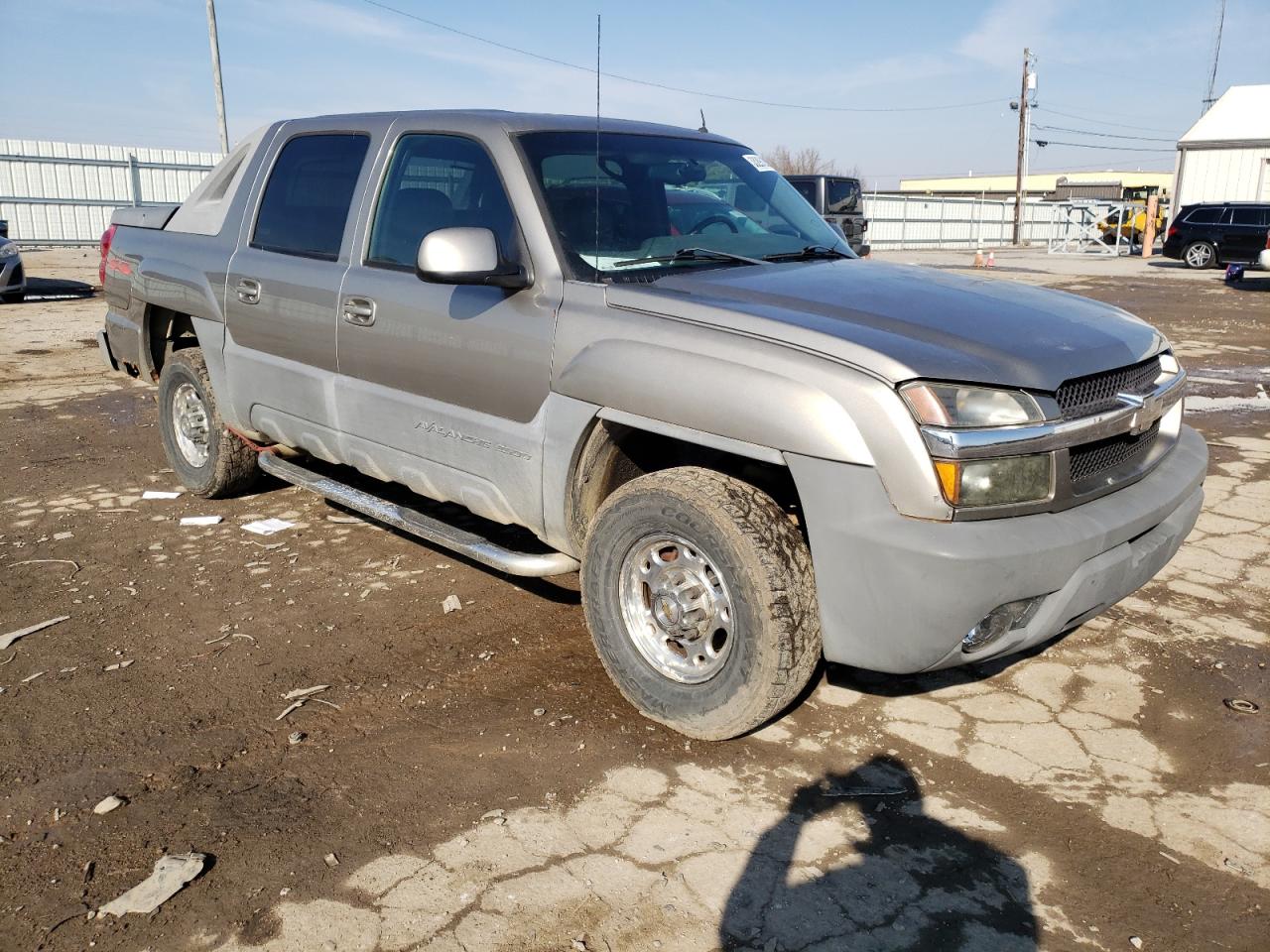 Photo 9 from auction – 2002 CHEVROLET AVALANCHE with VIN 3GNGK23G62G161617