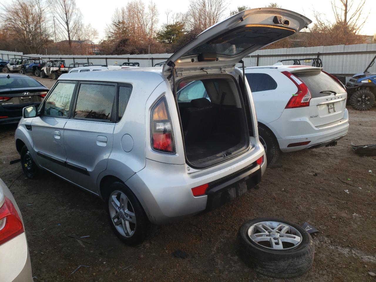Photo 3 from auction – 2010 KIA SOUL with VIN KNDJT2A24A7060847