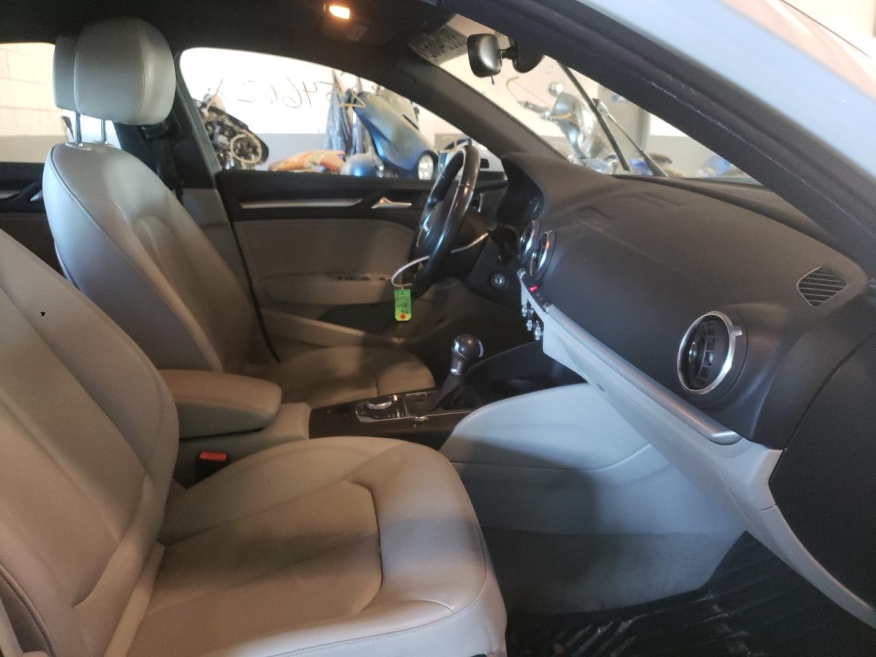 Photo 5 from auction – 2015 AUDI A3 PREMIUM with VIN WAUACGFF6F1091159