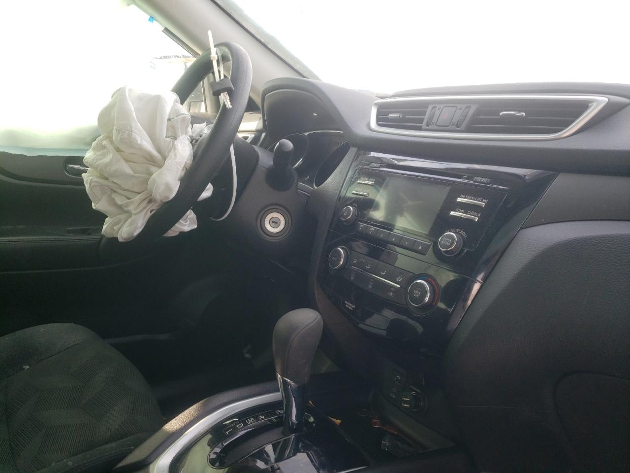 Photo 9 from auction – 2015 NISSAN ROGUE S with VIN 5N1AT2MV2FC860692