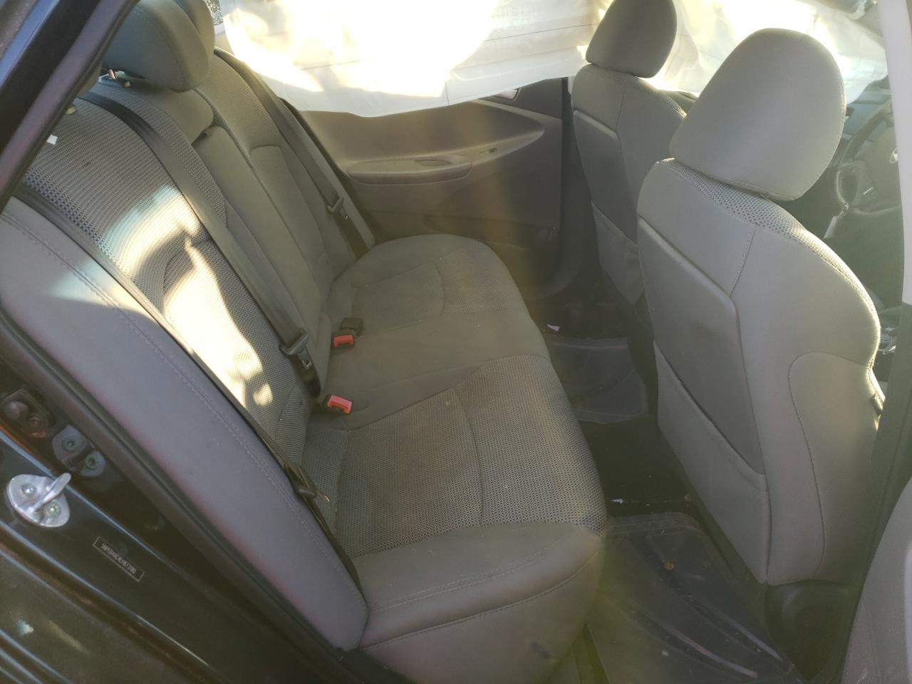Photo 6 from auction – 2014 HYUNDAI SONATA GLS with VIN 5NPEB4AC4EH873180