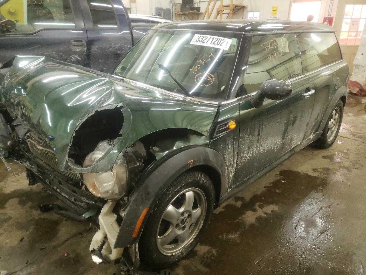 Photo 2 from auction – 2011 MINI COOPER CLU with VIN WMWZF3C52BT188548