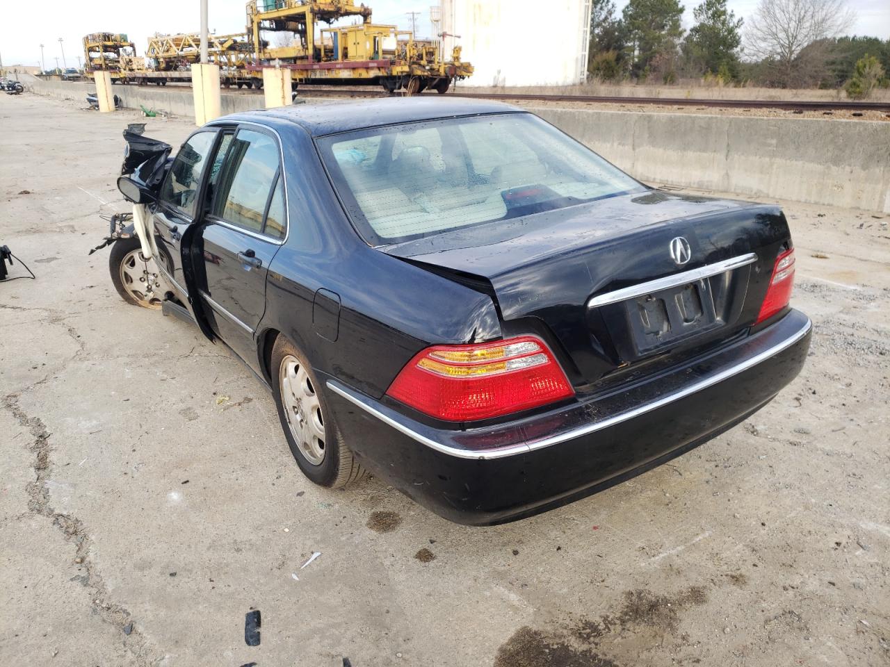 Photo 3 from auction – 1999 ACURA 3.5RL with VIN JH4KA9653XC010106