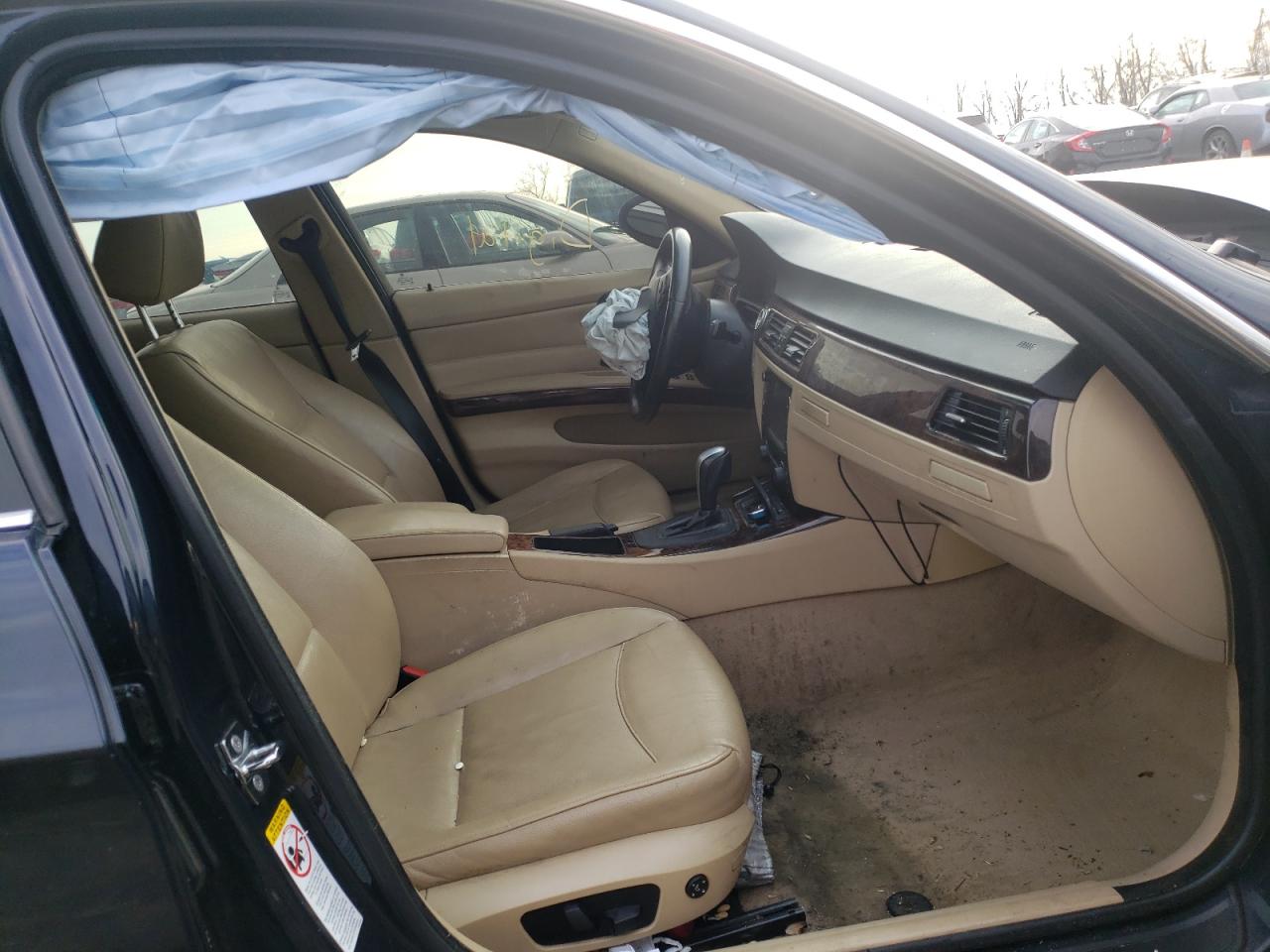 Photo 5 from auction – 2006 BMW 325 I with VIN WBAVB13556PT09957