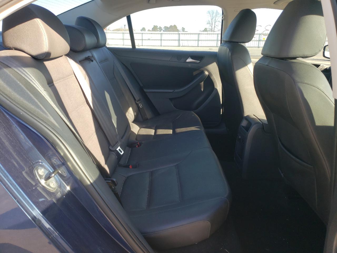 Photo 6 from auction – 2012 VOLKSWAGEN JETTA SE with VIN 3VWDP7AJ2CM422766