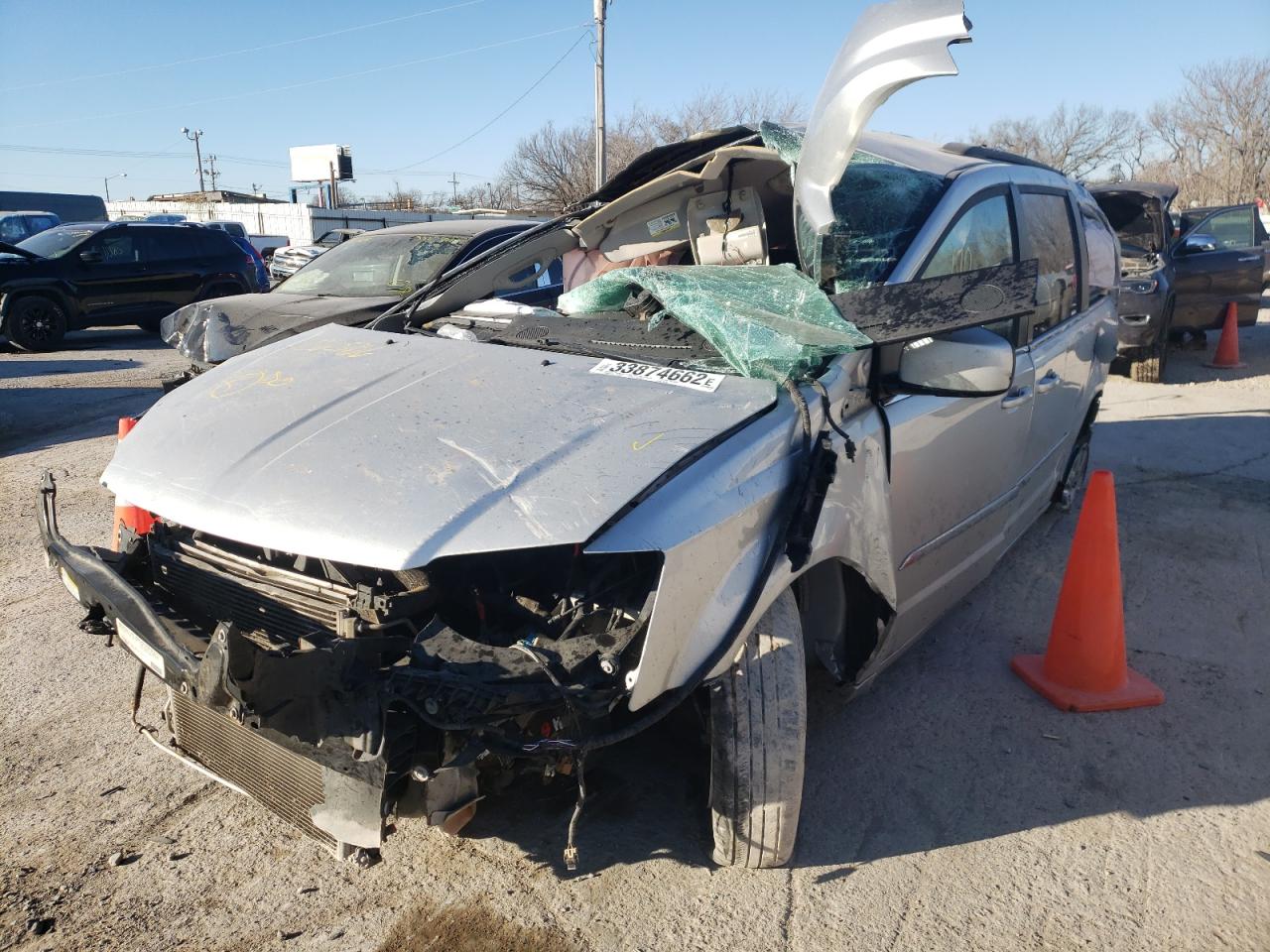 Photo 2 from auction – 2012 CHRYSLER TOWN & COU with VIN 2C4RC1BG6CR260766