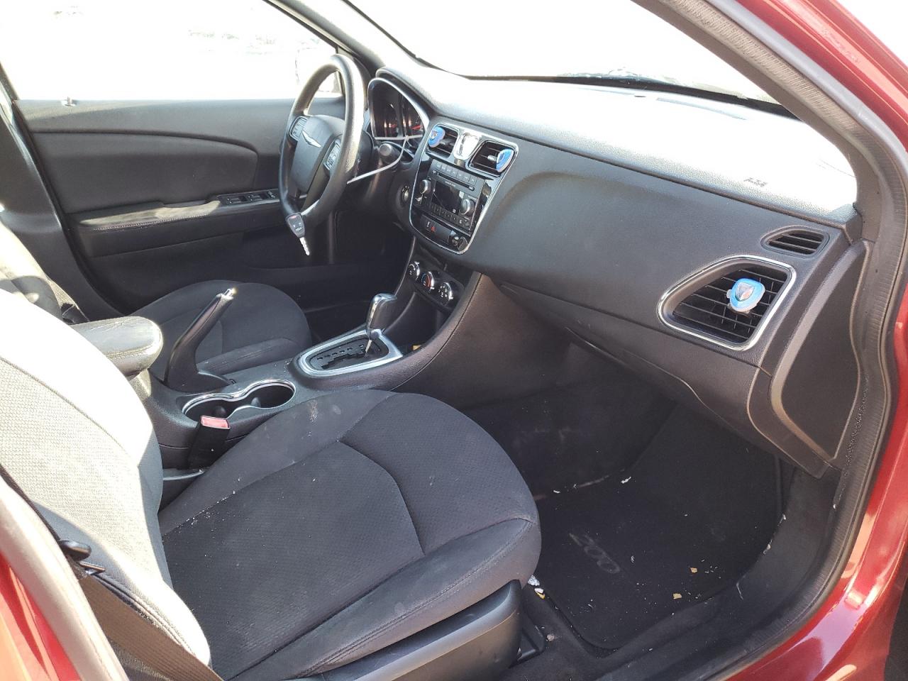 Photo 5 from auction – 2014 CHRYSLER 200 LX with VIN 1C3CCBAB7EN209279