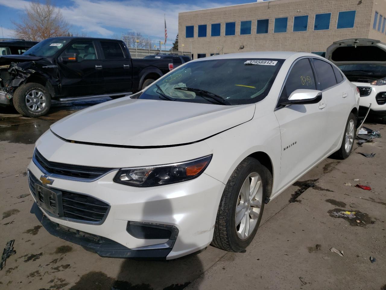 Photo 2 from auction – 2016 CHEVROLET MALIBU LT with VIN 1G1ZE5ST4GF348462