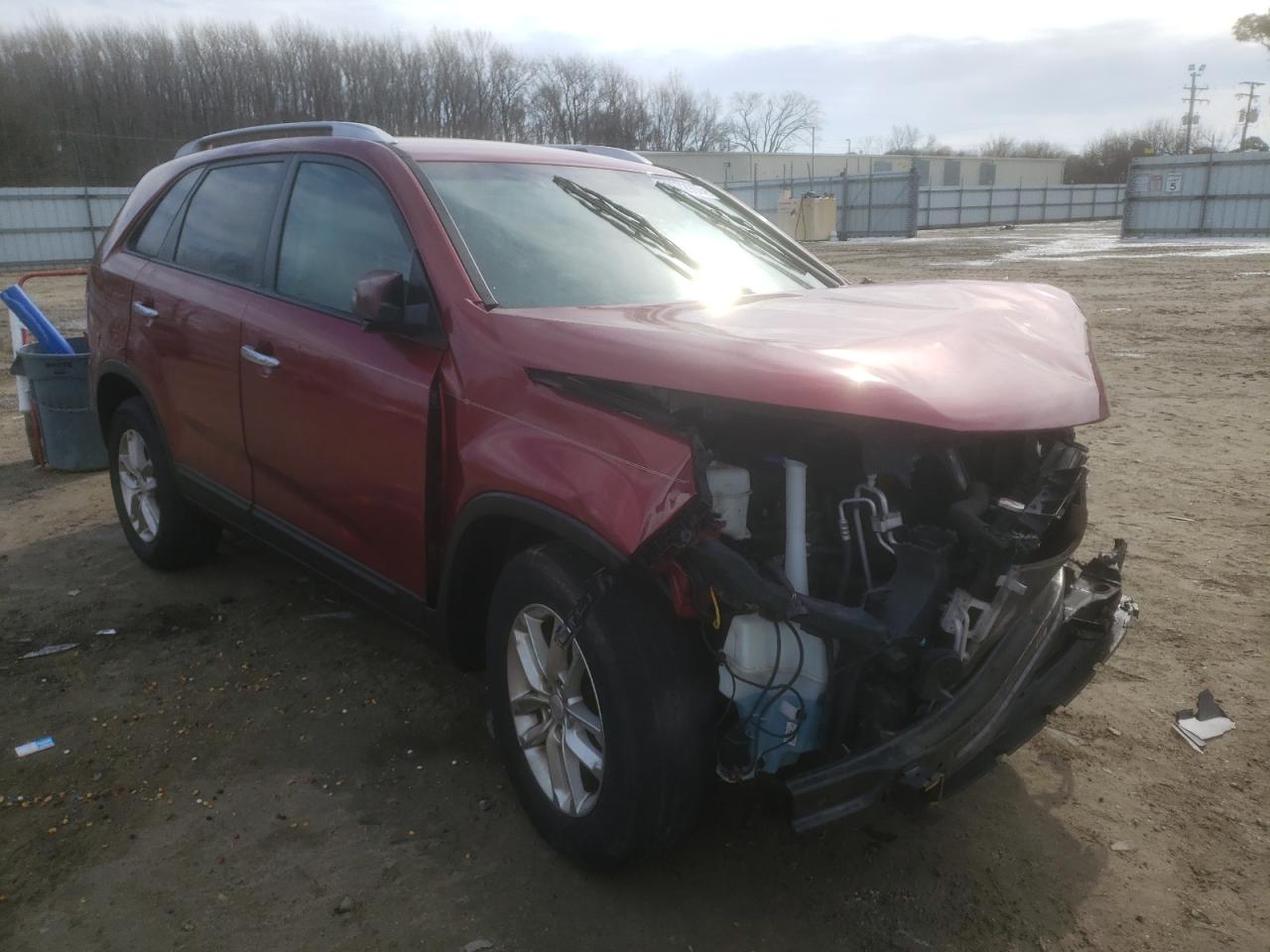 KIA SORENTO LX 2015 with VIN 5XYKT3A64FG556965 - Photo from auction
