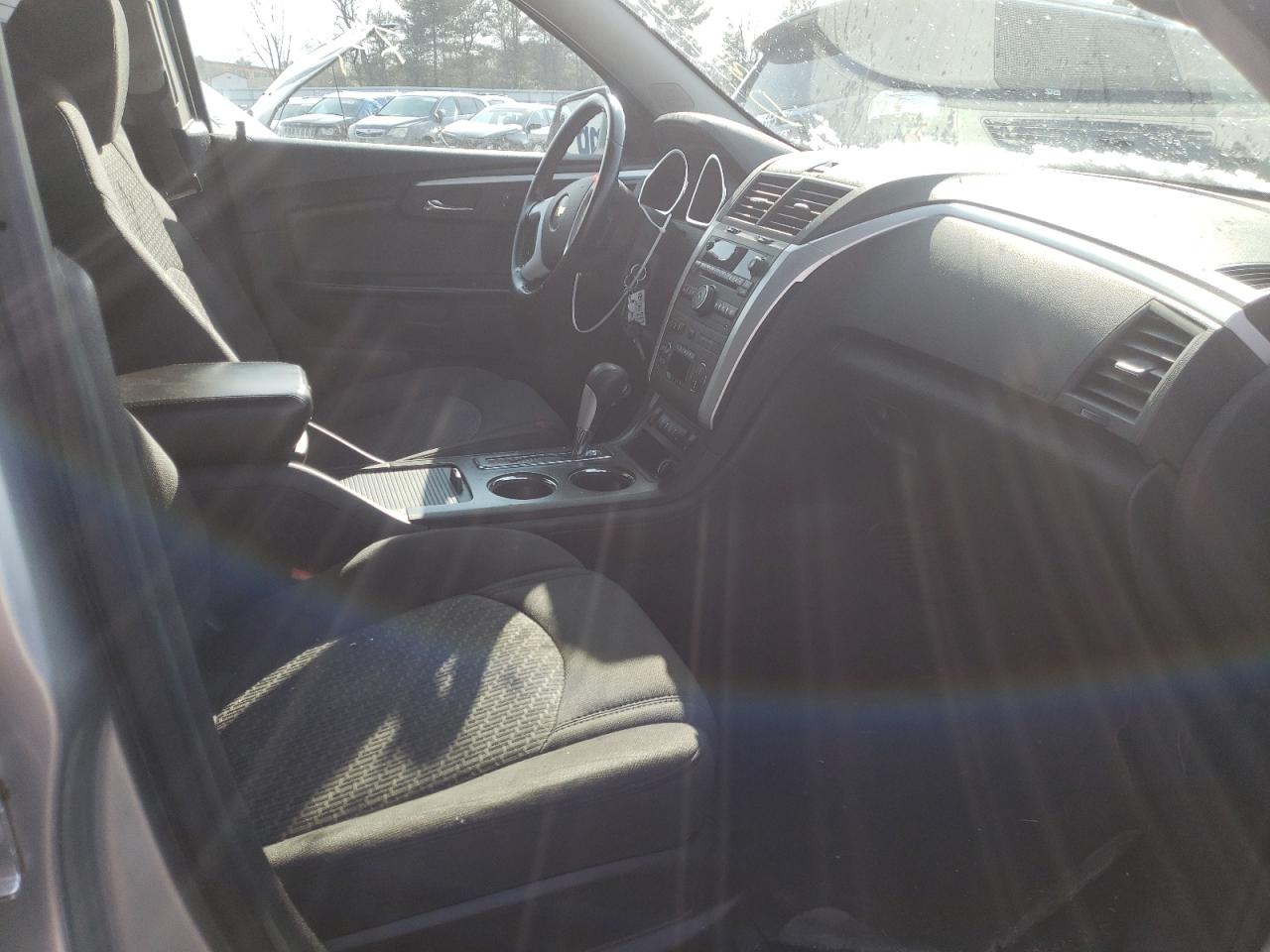 Photo 5 from auction – 2012 CHEVROLET TRAVERSE L with VIN 1GNKVJED3CJ195920