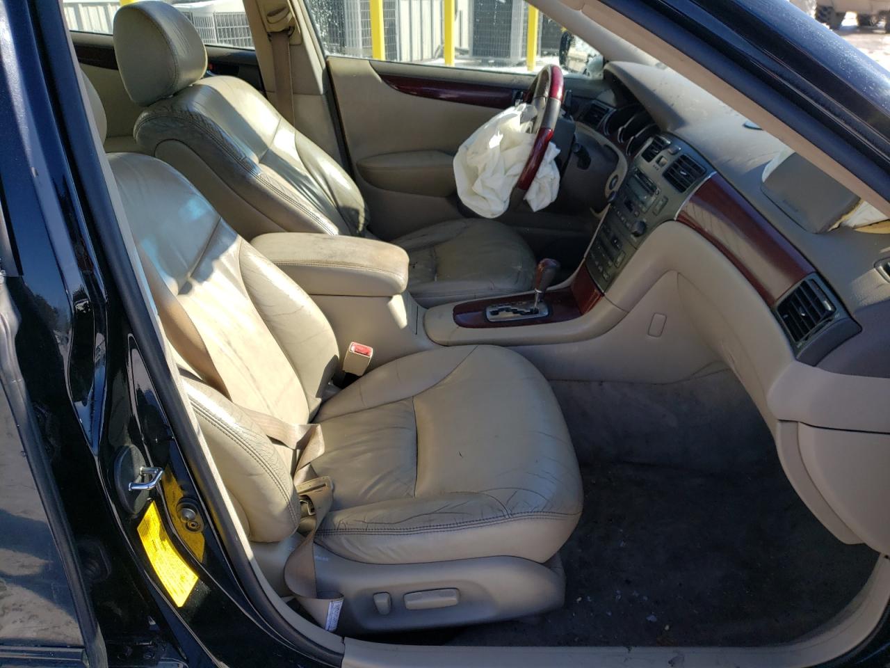 Photo 5 from auction – 2003 LEXUS ES 300 with VIN JTHBF30G236013810