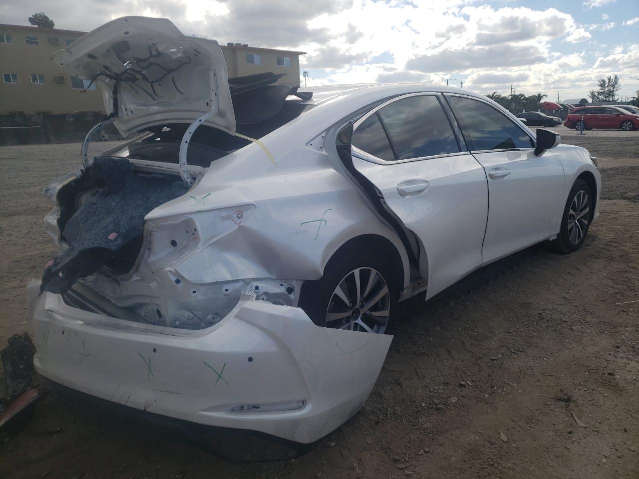 Photo 4 from auction – 2021 LEXUS ES 350 BAS with VIN 58ADZ1B11MU094511