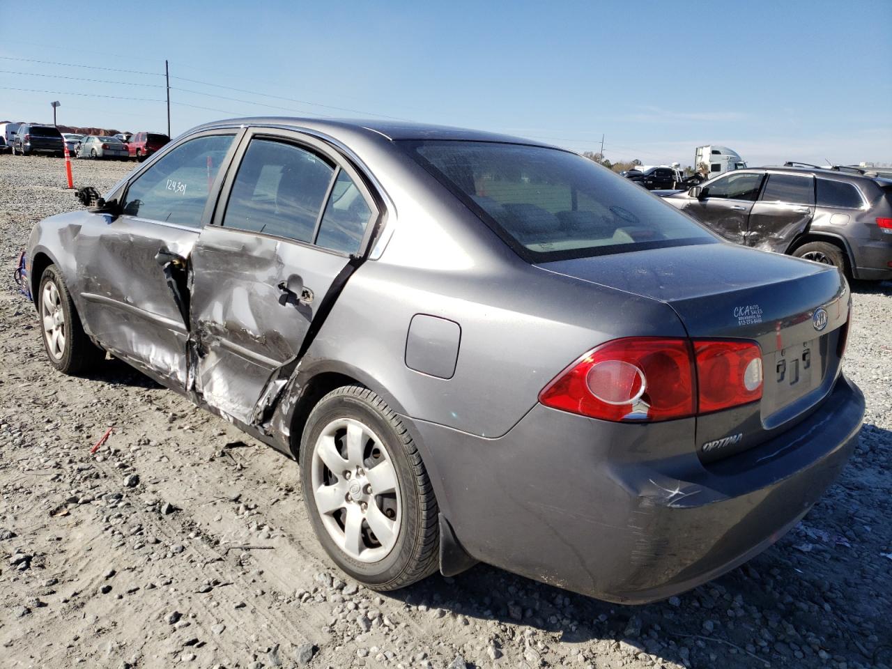 Photo 3 from auction – 2007 KIA OPTIMA LX with VIN KNAGE123075119836