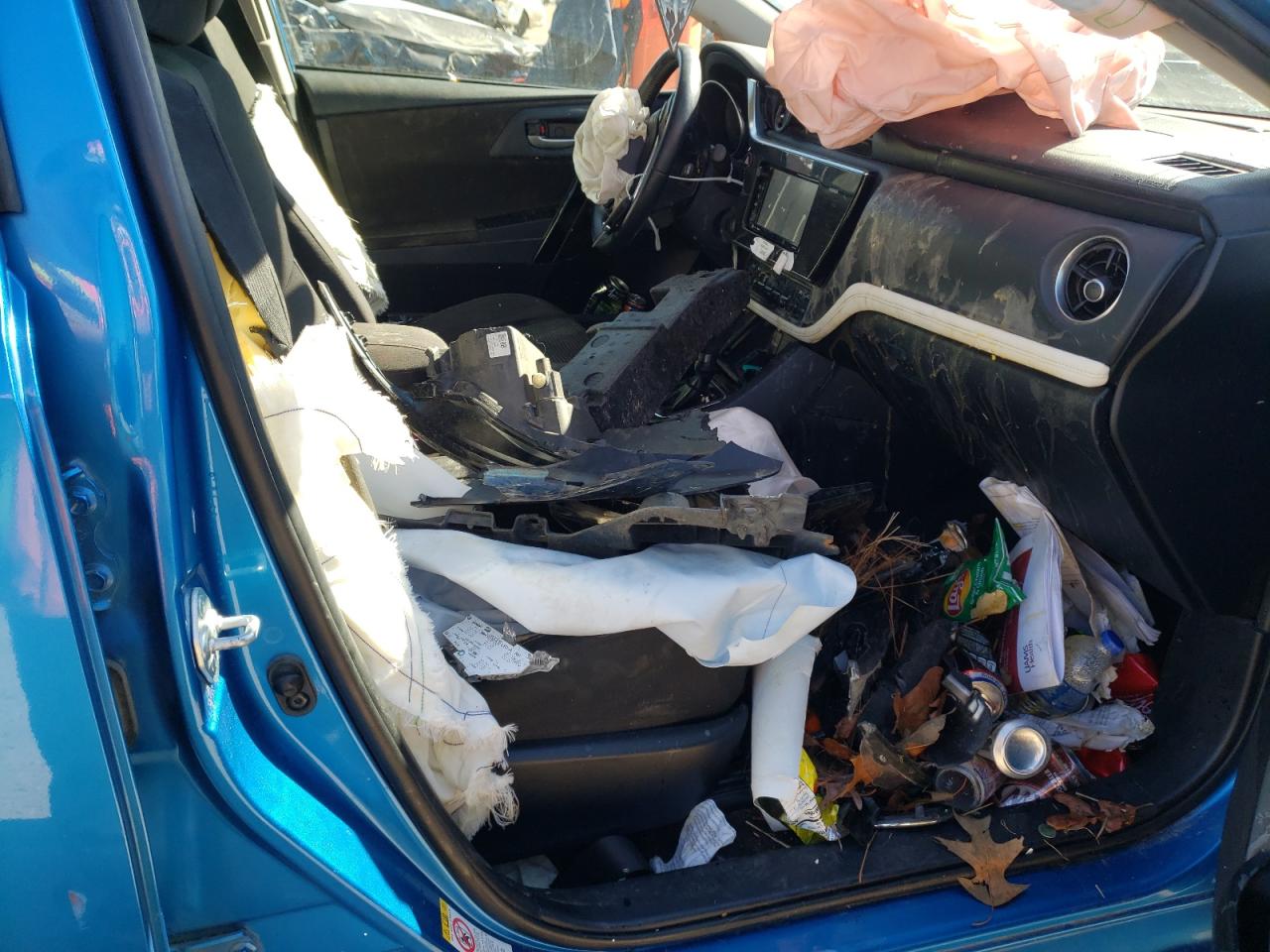 Photo 5 from auction – 2017 TOYOTA COROLLA IM with VIN JTNKARJEXHJ552305