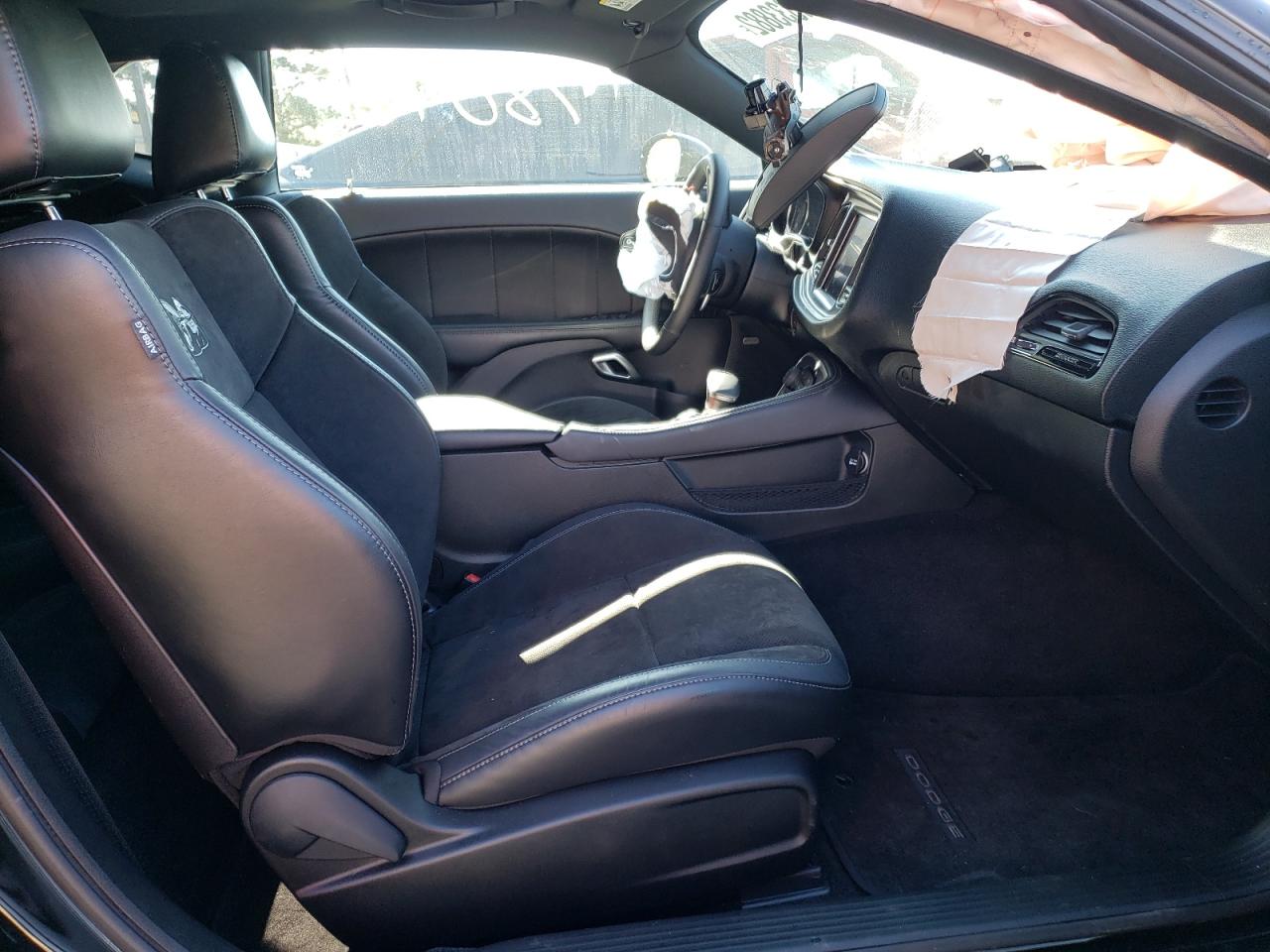 Photo 5 from auction – 2017 DODGE CHALLENGER with VIN 2C3CDZFJ1HH502209