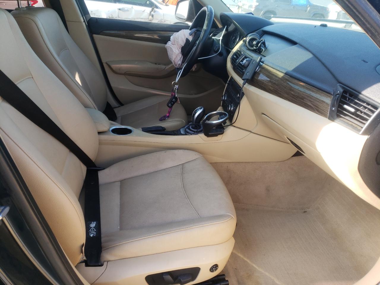 Photo 5 from auction – 2013 BMW X1 SDRIVE2 with VIN WBAVM1C58DVW44889