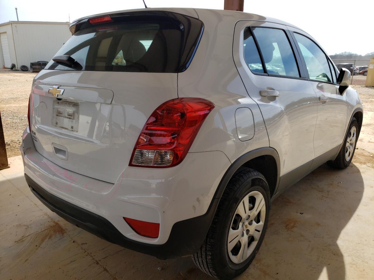 Photo 4 from auction – 2017 CHEVROLET TRAX LS with VIN KL7CJKSB1HB234178