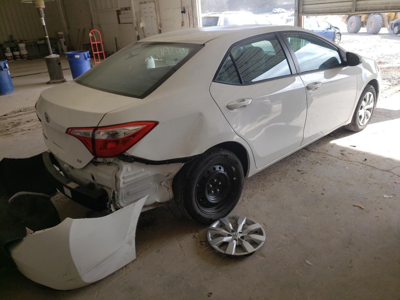 Photo 4 from auction – 2015 TOYOTA COROLLA L with VIN 5YFBURHE8FP194048