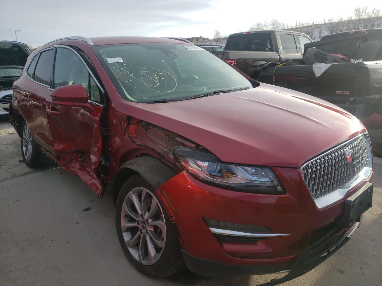 LINCOLN MKC SELECT 2019 with VIN 5LMCJ2D95KUL19087 - Photo from auction