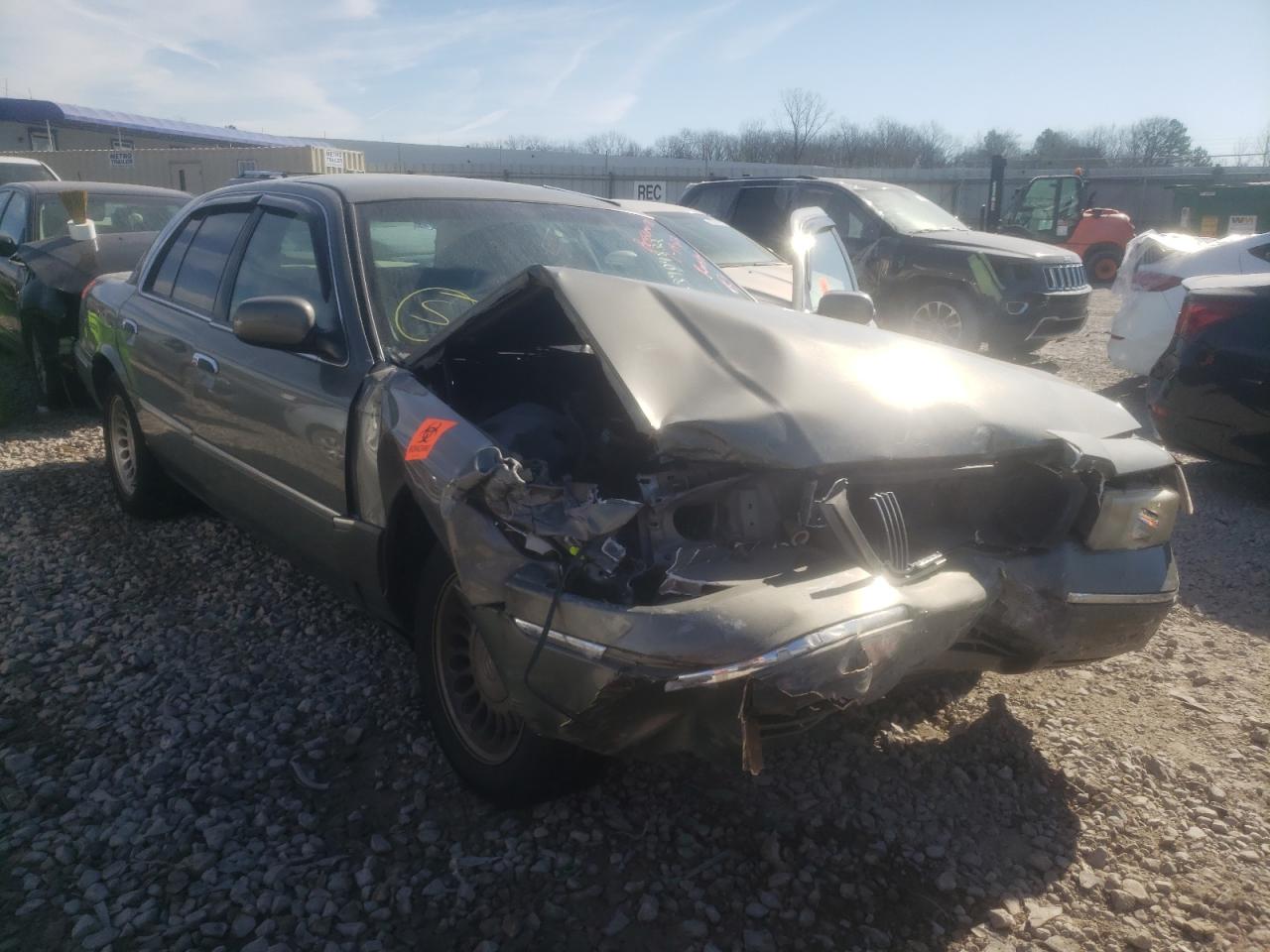 Photo 1 from auction – 2002 MERCURY GRAND MARQ with VIN 2MEFM75WX2X623911