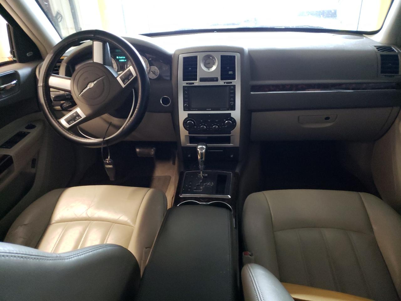 Photo 9 from auction – 2010 CHRYSLER 300C with VIN 2C3CA6CT5AH199907