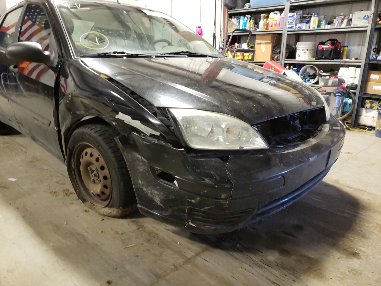 Photo 9 from auction – 2005 FORD FOCUS ZX4 with VIN 1FAFP34N85W276238