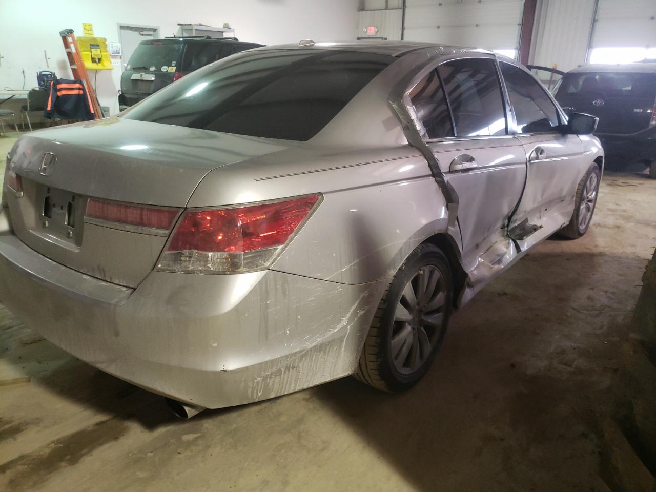 Photo 9 from auction – 2011 HONDA ACCORD EXL with VIN 1HGCP2F83BA033347