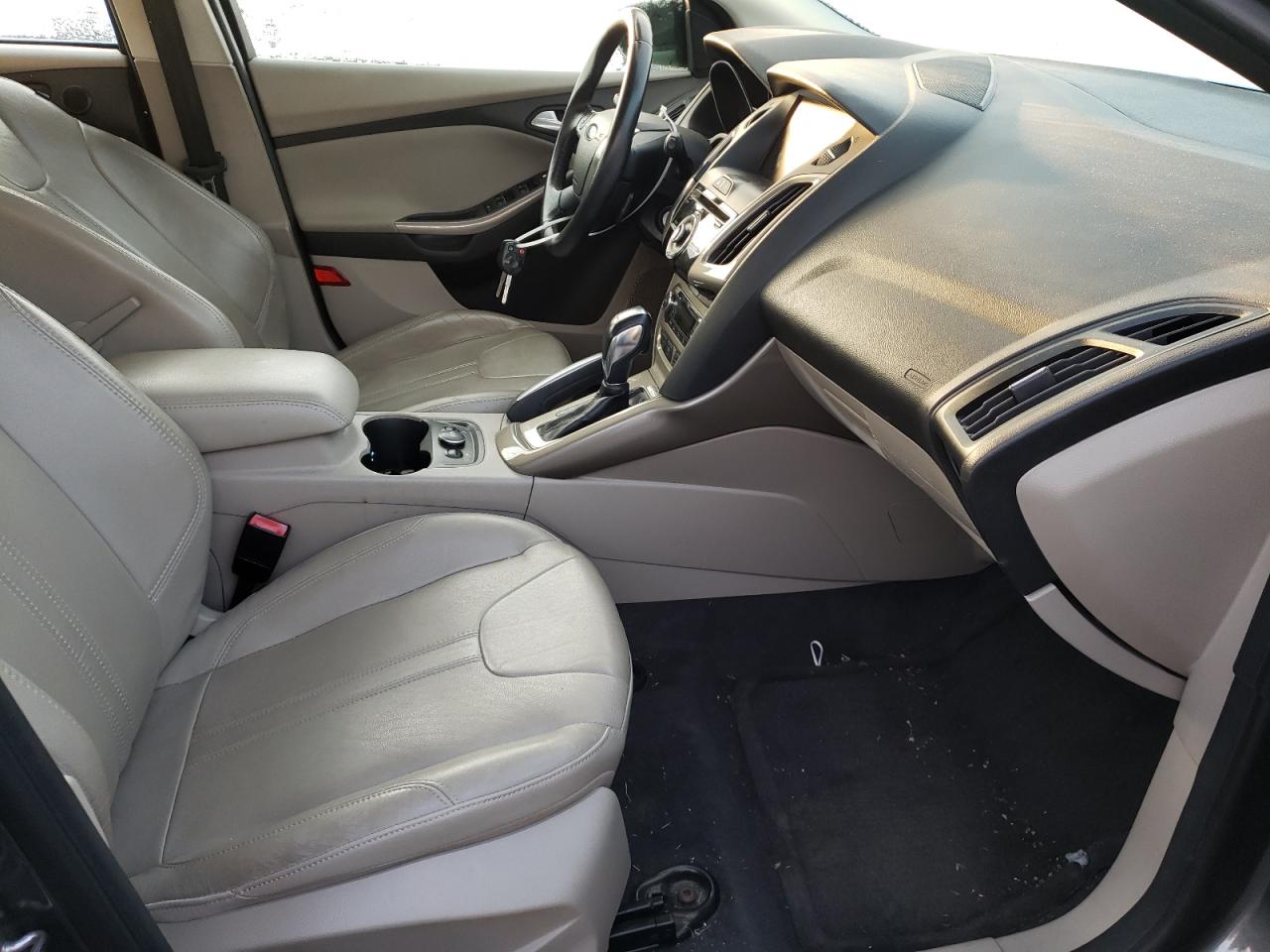 Photo 5 from auction – 2012 FORD FOCUS SEL with VIN 1FAHP3M22CL332462