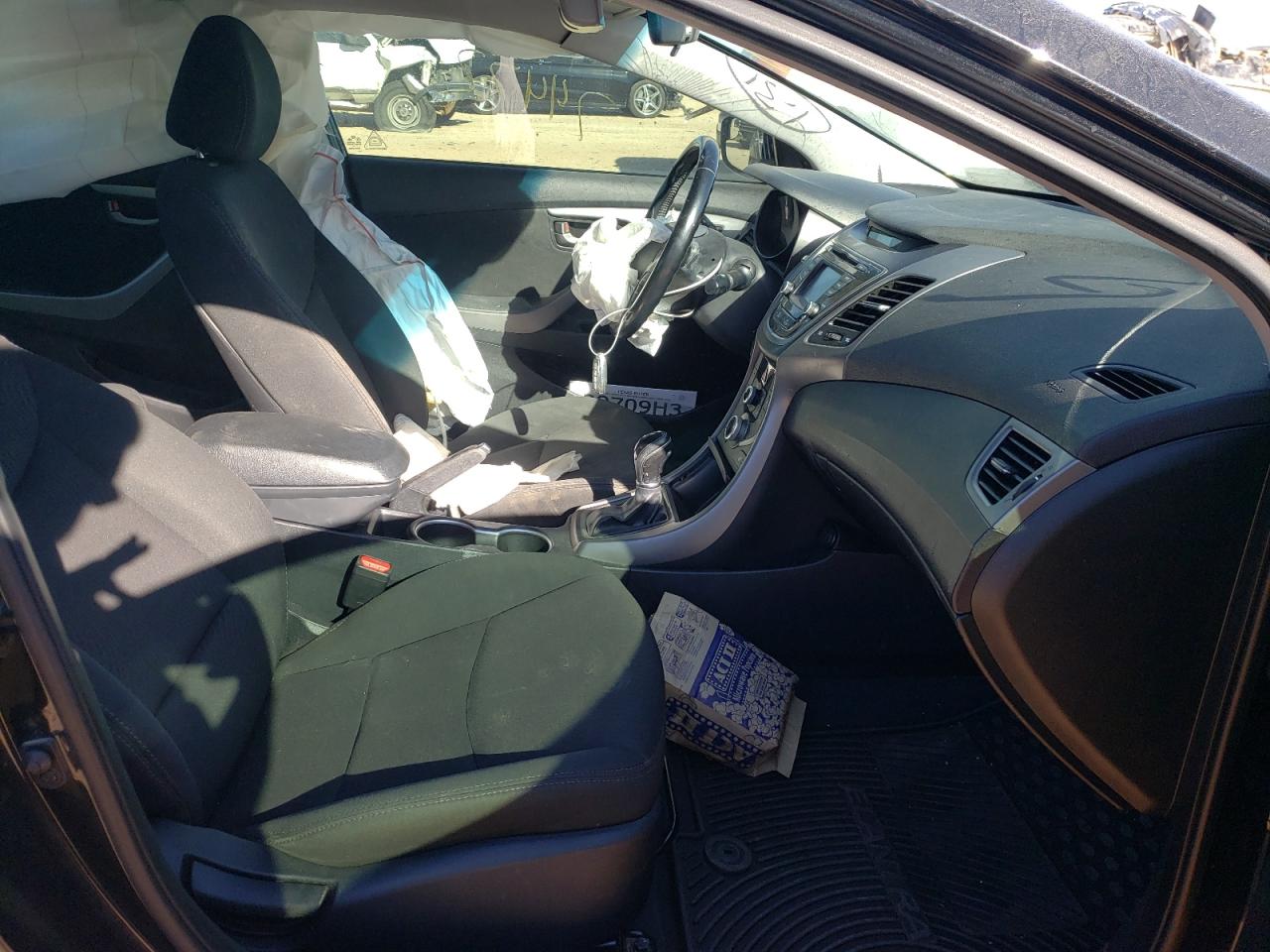 Photo 5 from auction – 2016 HYUNDAI ELANTRA SE with VIN 5NPDH4AE2GH740870