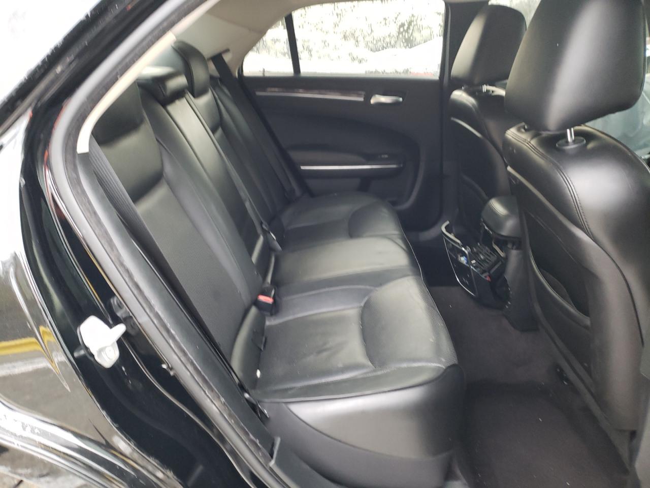 Photo 6 from auction – 2018 CHRYSLER 300 LIMITE with VIN 2C3CCAEG7JH136790