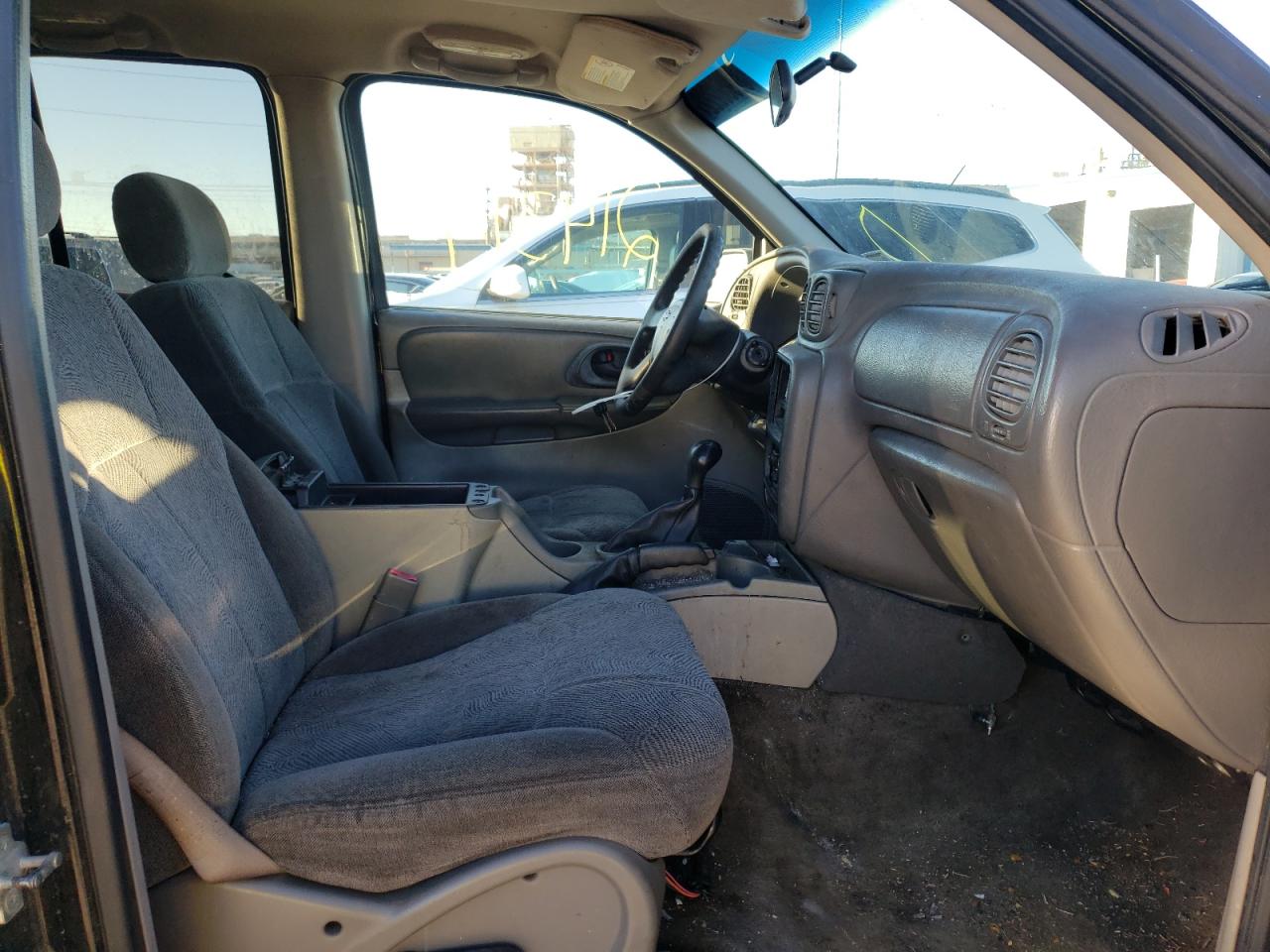 Photo 5 from auction – 2004 CHEVROLET TRAILBLAZE with VIN 1GNDT13S042236645