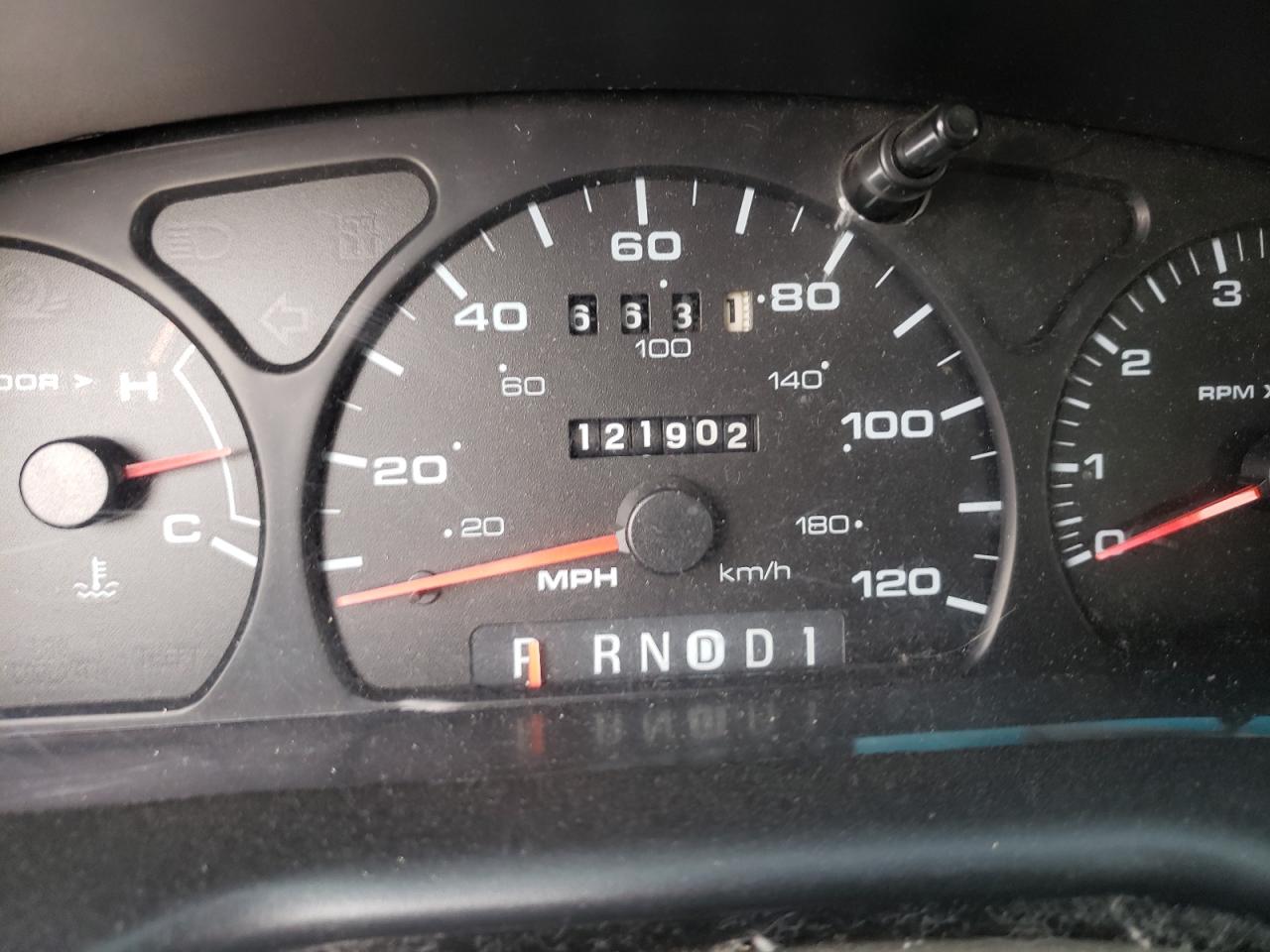 Photo 8 from auction – 2002 FORD TAURUS SES with VIN 1FAFP55252G252114