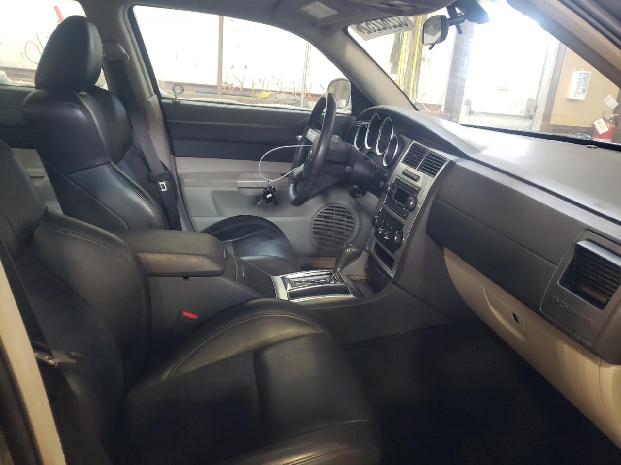 Photo 5 from auction – 2006 DODGE CHARGER R/ with VIN 2B3LA53H46H420701