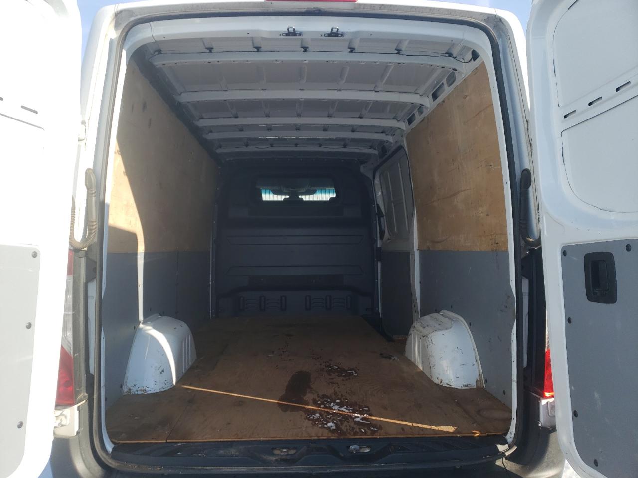 Photo 9 from auction – 2019 MERCEDES-BENZ SPRINTER 2 with VIN WD3PF0CD9KT003809
