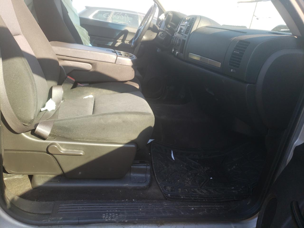 Photo 5 from auction – 2010 CHEVROLET SILVERADO with VIN 3GCRKSE32AG197816