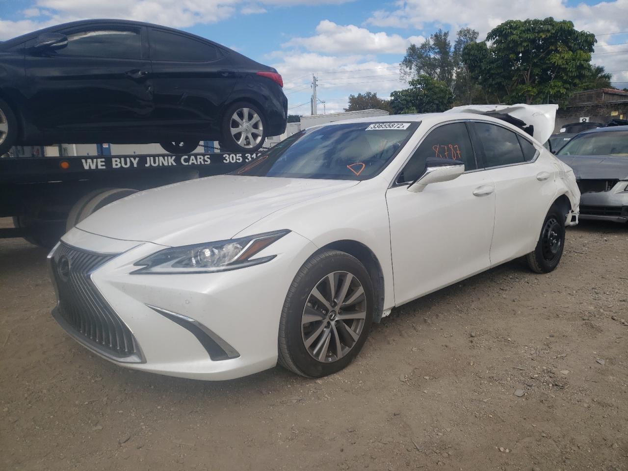 Photo 2 from auction – 2021 LEXUS ES 350 BAS with VIN 58ADZ1B11MU094511