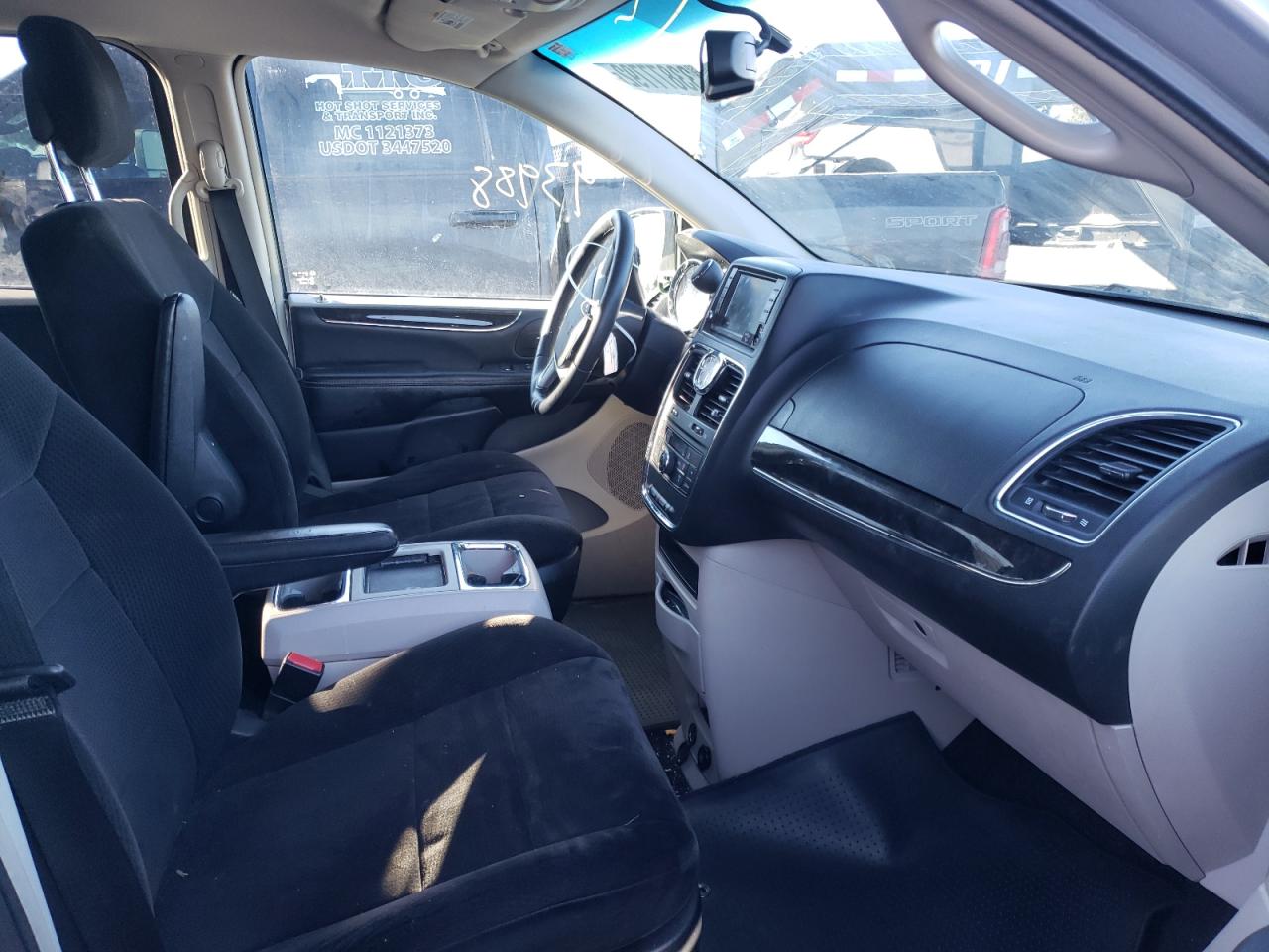Photo 5 from auction – 2013 CHRYSLER TOWN & COU with VIN 2C4RC1BG3DR808417
