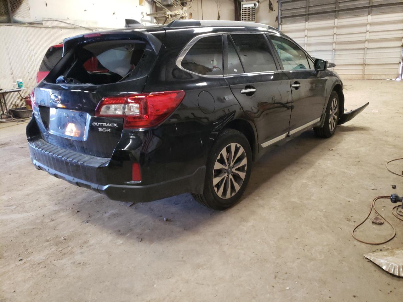 Photo 4 from auction – 2017 SUBARU OUTBACK TO with VIN 4S4BSETC3H3332218