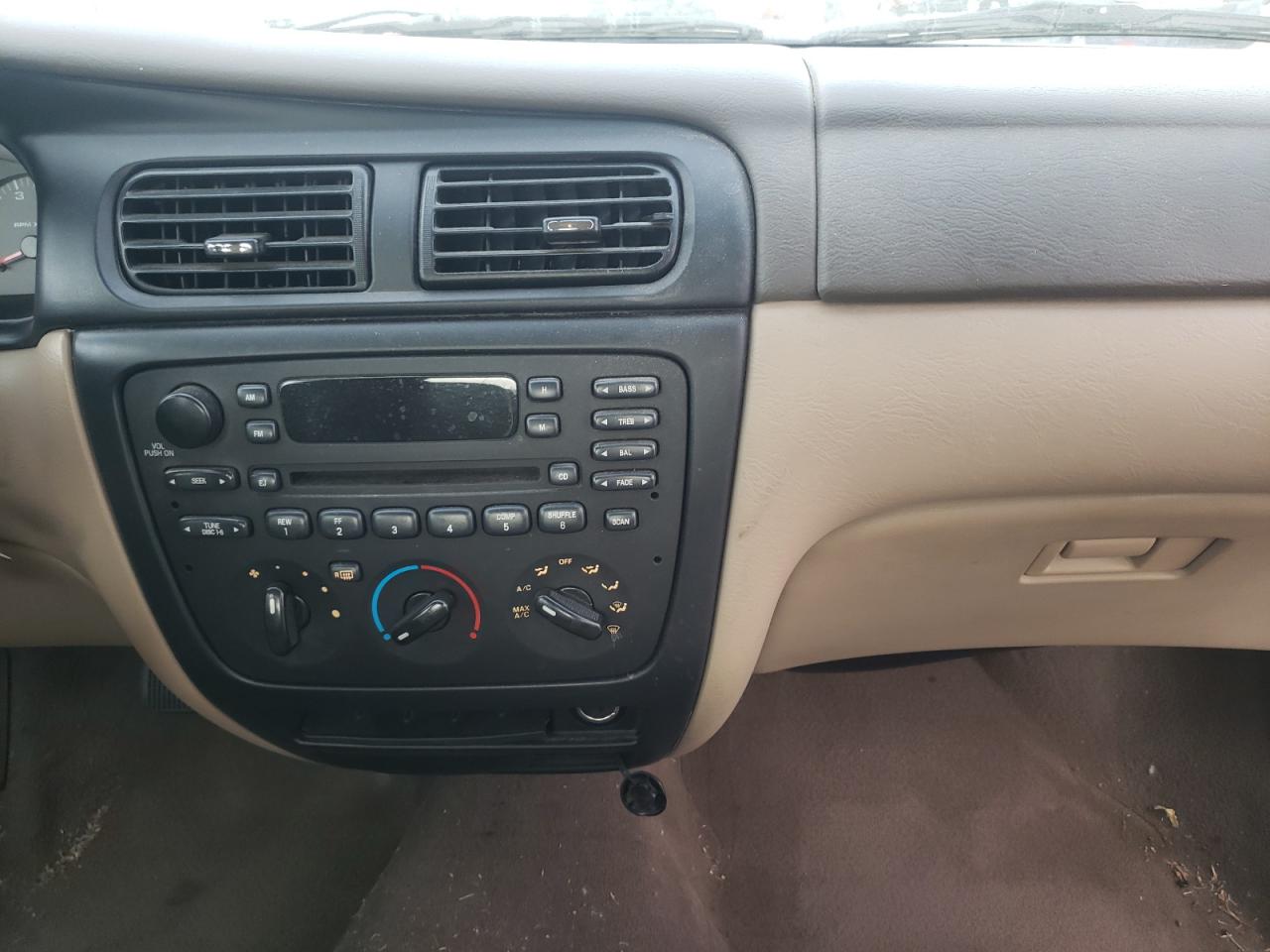 Photo 9 from auction – 2002 FORD TAURUS SES with VIN 1FAFP55252G252114