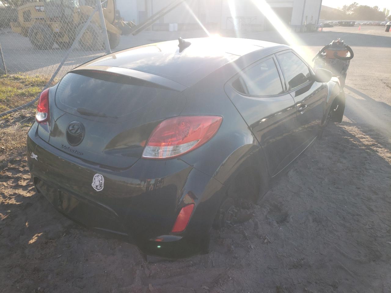 Photo 4 from auction – 2012 HYUNDAI VELOSTER with VIN KMHTC6AD1CU056272