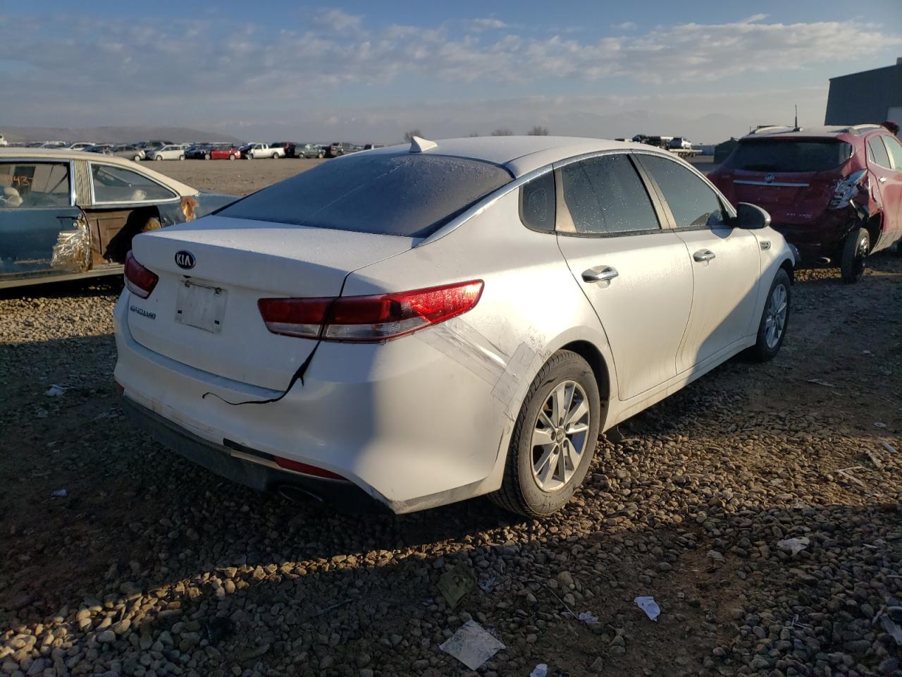 Photo 4 from auction – 2016 KIA OPTIMA LX with VIN KNAGT4L34G5117514